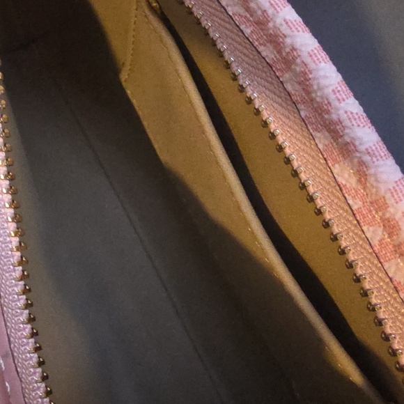 MICHAEL KORS NWOT Pink Logo With Stripe Adjustable Belt Bag - Picture 10 of 11